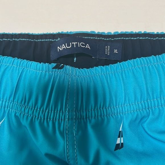 Men’s Nautica Swim Trunks - Picture 3 of 3